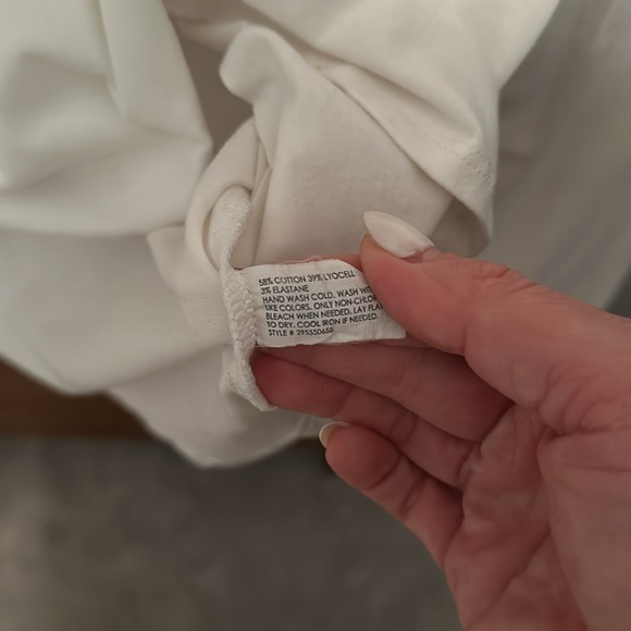 Club Monaco Cropped White Long Sleeve - Picture 4 of 4